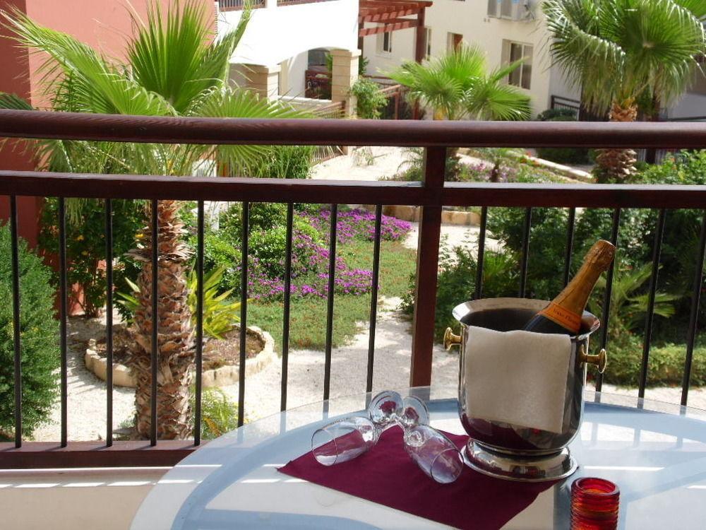 Adriana Holiday Resort Paphos Buitenkant foto